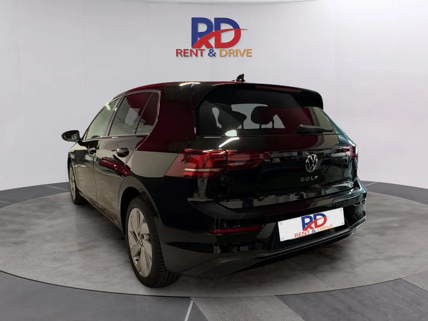 Volkswagen Golf 8 ou similaire