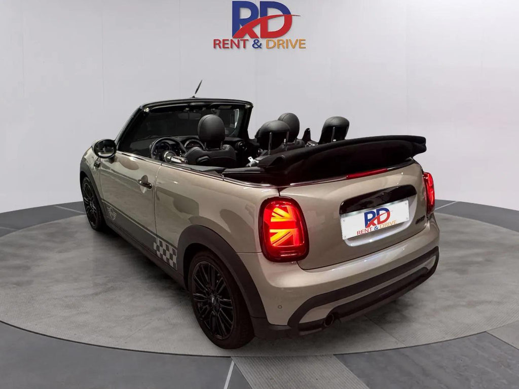 Mini Cooper Cabriolet или аналогичный