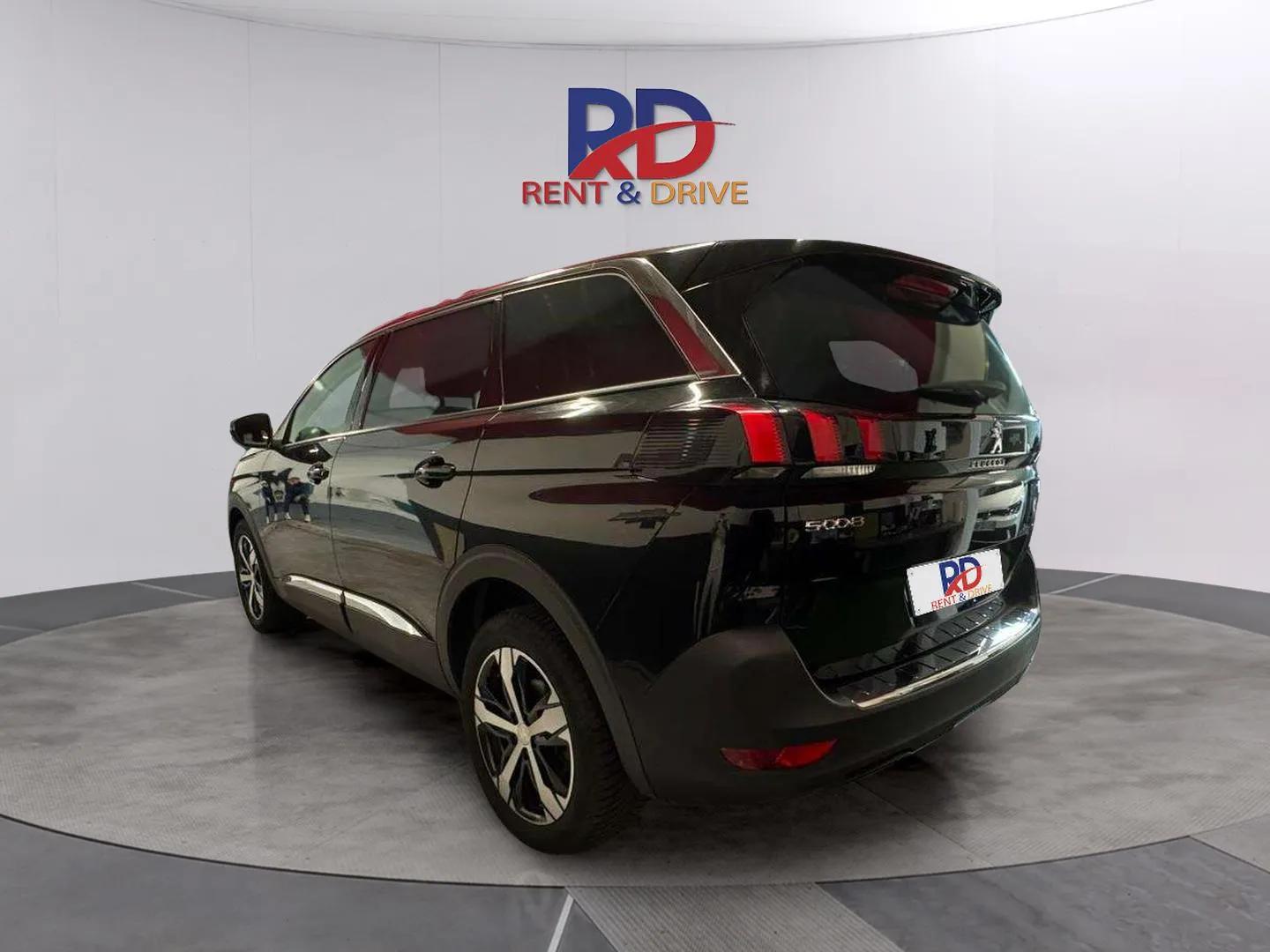 Peugeot 5008 ou similaire